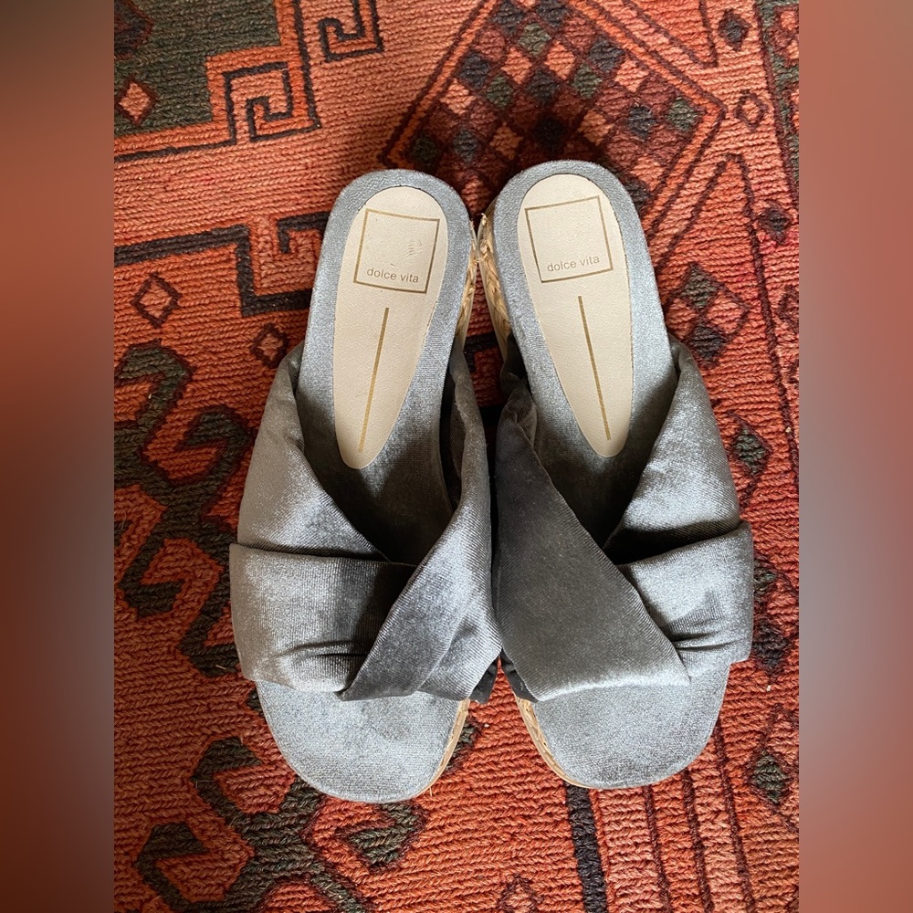 Dolce Vita Grey Slides - Picture 2 of 6